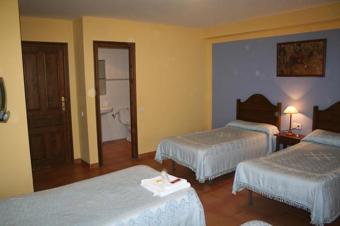Imagen general del Hostal Mesón De Colungo. Foto 2