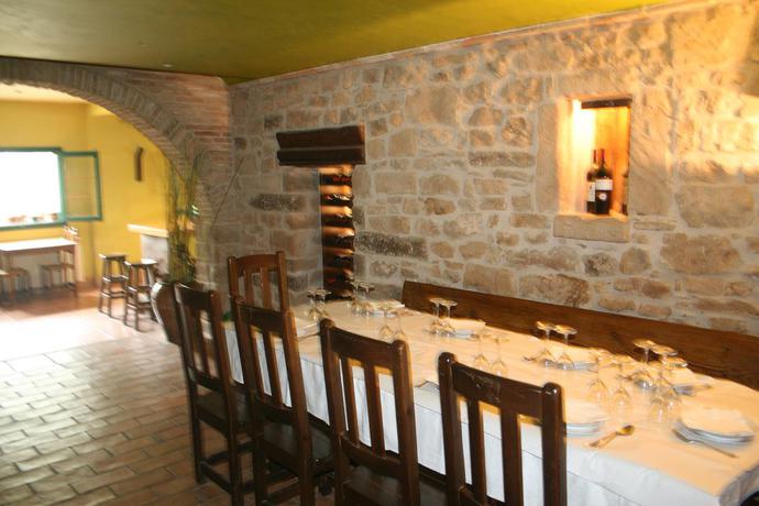 Imagen general del Hostal Mesón De Colungo. Foto 3
