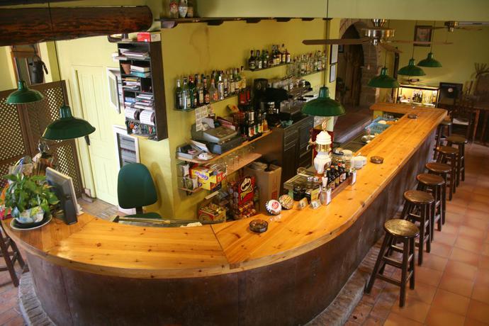 Imagen general del Hostal Mesón De Colungo. Foto 4