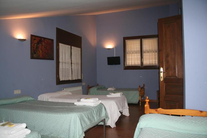 Imagen general del Hostal Mesón De Colungo. Foto 6