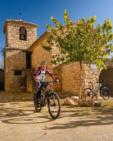 Imagen general del Hostal Mesón De Colungo. Foto 9