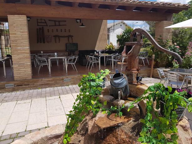 Imagen general del Hostal Mesón De Colungo. Foto 10