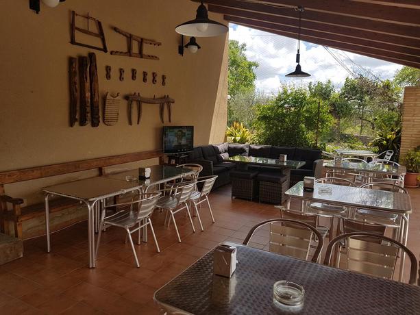 Imagen general del Hostal Mesón De Colungo. Foto 11