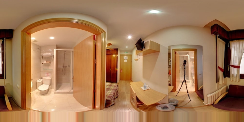 Imagen de la habitación del Hostal Mes&oacute;n Del Barro. Foto 11