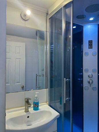 Imagen de la habitación del Hostal Mi Segundo Hogar. Foto 31