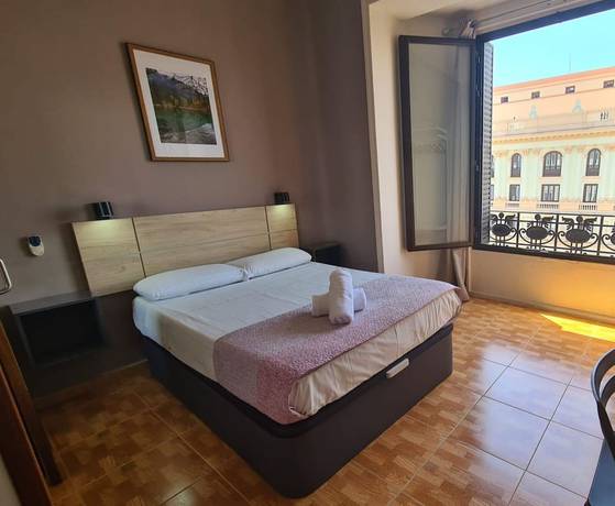 Imagen de la habitación del Hostal Miami, Gran Vía. Foto 16