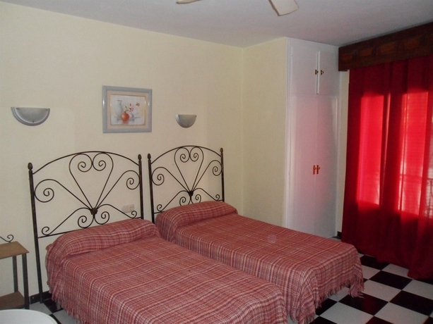 Imagen de la habitación del Hostal Micaela. Foto 11