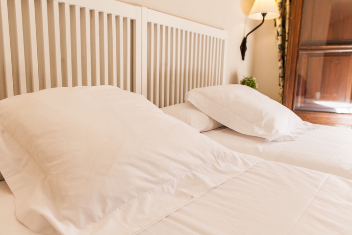 Imagen de la habitación del Hostal Miguel De Cervantes. Foto 11