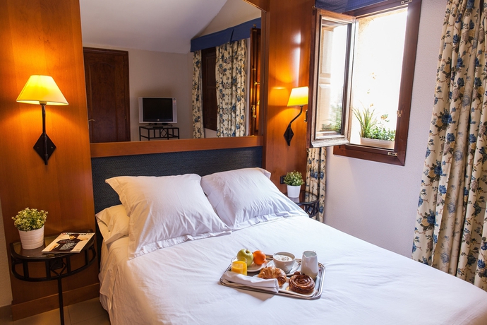 Imagen de la habitación del Hostal Miguel De Cervantes. Foto 14