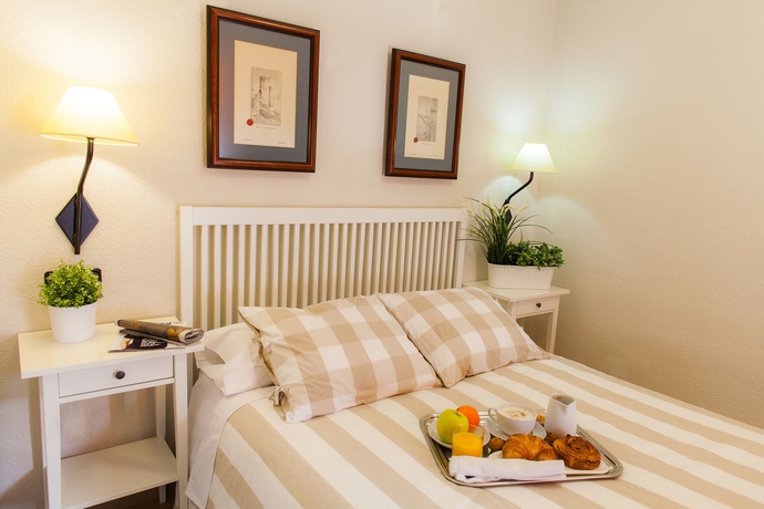 Imagen de la habitación del Hostal Miguel De Cervantes. Foto 15