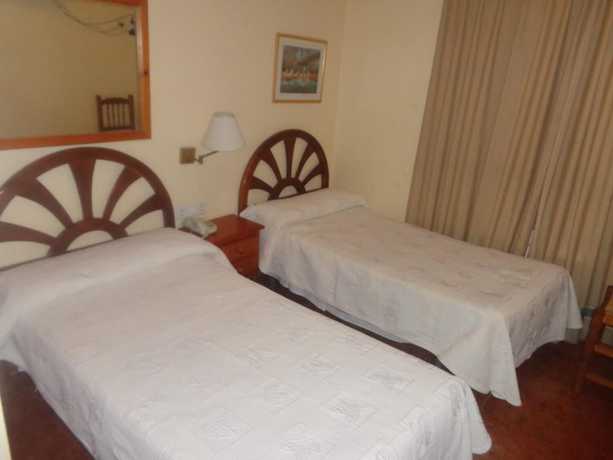 Imagen de la habitación del Hostal Millan, Segorbe. Foto 3