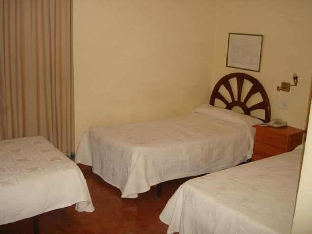 Imagen de la habitación del Hostal Millan, Segorbe. Foto 4