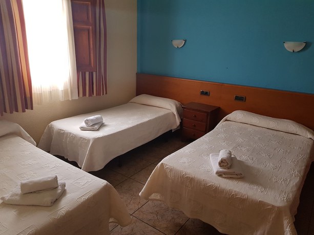 Imagen de la habitación del Hostal Millan, Segorbe. Foto 5