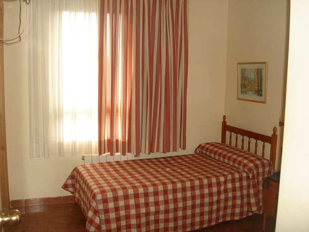 Imagen de la habitación del Hostal Millan, Segorbe. Foto 6