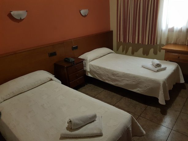 Imagen de la habitación del Hostal Millan, Segorbe. Foto 10