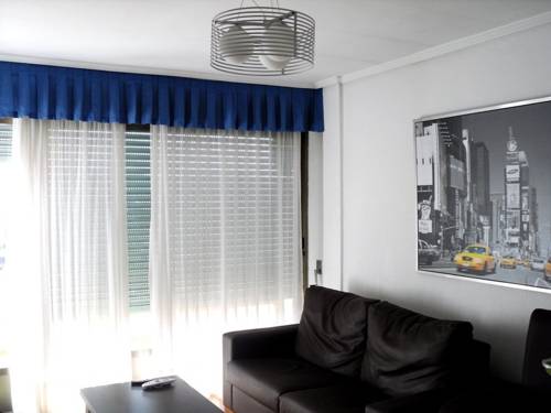 Imagen de la habitación del Hostal Mimosa, Santander. Foto 2