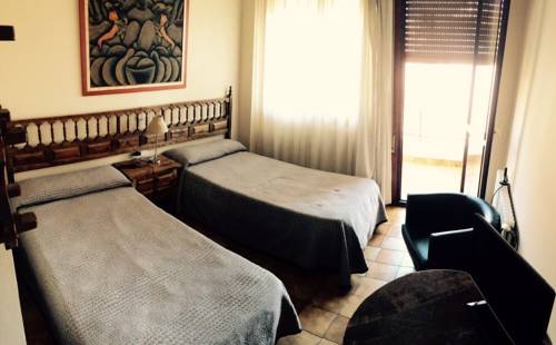 Imagen de la habitación del Hostal Mimosa, Santander. Foto 3