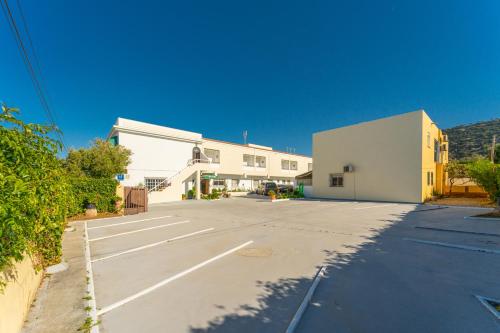 Imagen general del Hostal Miramar, Los Ca&ntilde;os de Meca. Foto 3