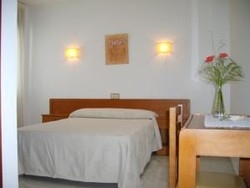 Imagen de la habitación del Hostal Miramar, O Grove. Foto 3