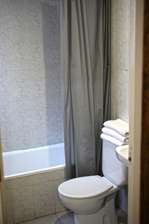 Imagen de la habitación del Hostal Miranda, Blanes. Foto 6