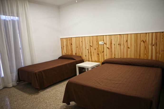 Imagen de la habitación del Hostal Miranda, Blanes. Foto 7