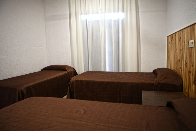 Imagen de la habitación del Hostal Miranda, Blanes. Foto 9
