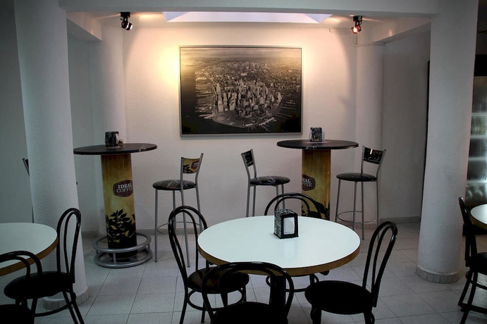 Imagen del bar/restaurante del Hostal Miranda, Blanes. Foto 2