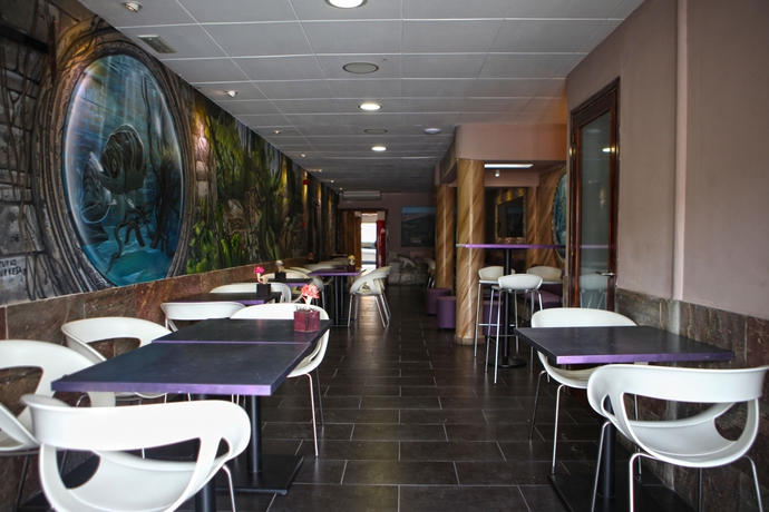 Imagen del bar/restaurante del Hostal Miranda, Blanes. Foto 3