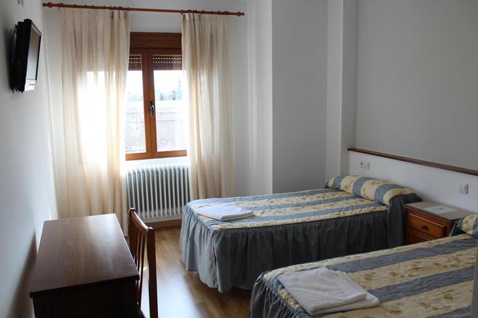 Imagen de la habitación del Hostal Mirobriga. Foto 6