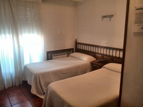 Imagen de la habitación del Hostal Mónaco, Valladolid. Foto 8