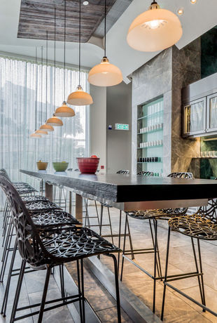 Imagen del bar/restaurante del Hostal Mojo Nomad Aberdeen By Ovolo. Foto 9