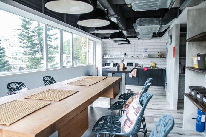 Imagen del bar/restaurante del Hostal Mojo Nomad Aberdeen By Ovolo. Foto 10
