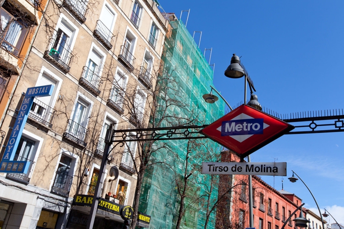 Imagen de los exteriores del Hostal Montaloya. Foto 14