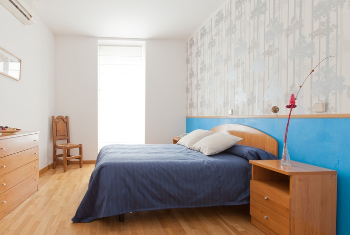 Imagen de la habitación del Hostal Montaloya. Foto 8