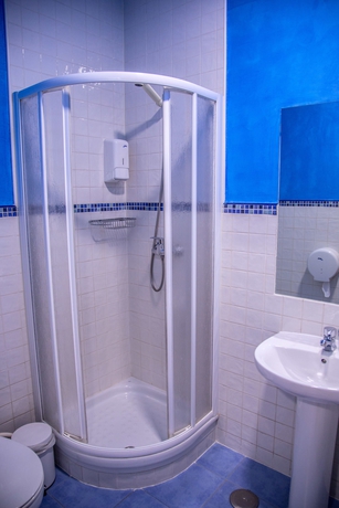 Imagen de la habitación del Hostal Montaloya. Foto 13