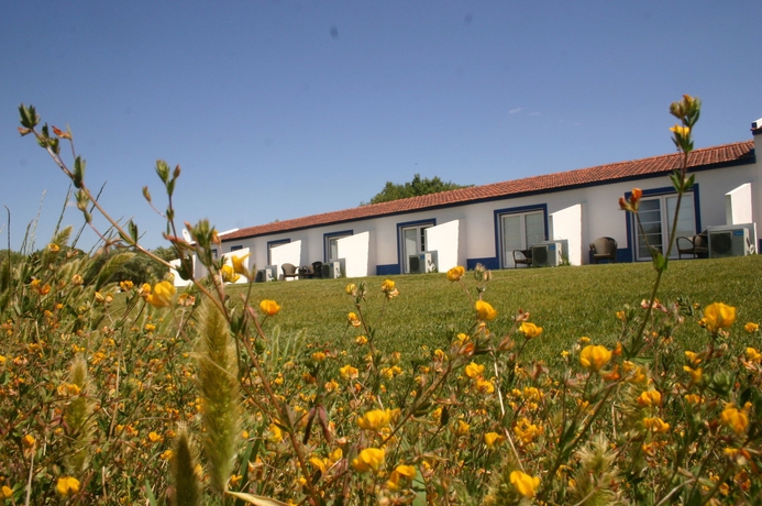 Imagen de los exteriores del Hostal Monte Das Faias. Foto 8