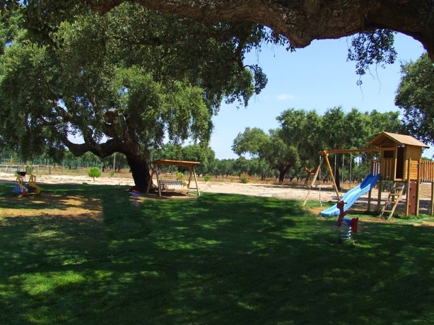 Imagen de los exteriores del Hostal Monte Das Faias. Foto 9