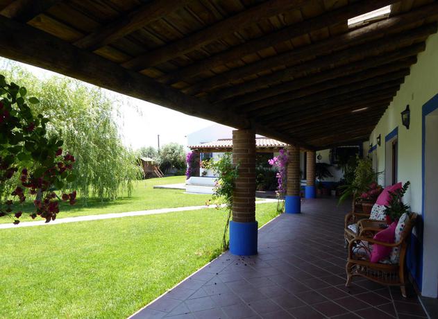 Imagen general del Hostal Monte Do Laranjal. Foto 13