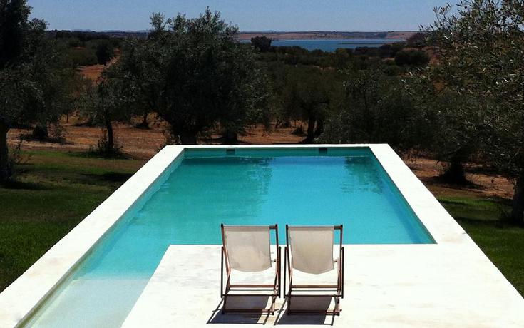 Imagen de la piscina del Hostal Monte Falperras. Foto 12