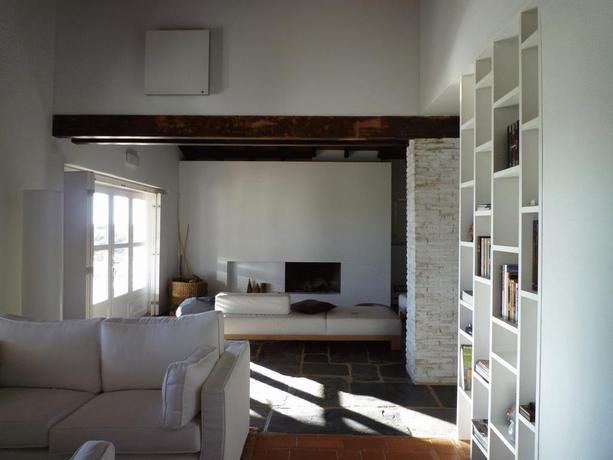 Imagen de los interiores del Hostal Monte Falperras. Foto 11