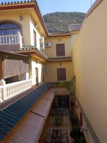 Imagen general del Hostal Monteolivos, Cártama. Foto 2