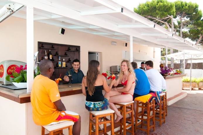 Imagen del bar/restaurante del Hostal Montesol, Cala Ratjada. Foto 9