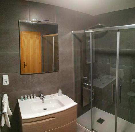 Imagen general del Hostal Montreal, Outes. Foto 6