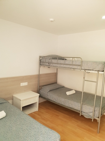 Imagen de la habitación del Hostal Montsant. Foto 3