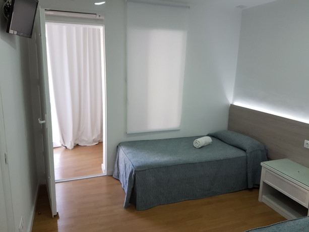 Imagen de la habitación del Hostal Montsant. Foto 6