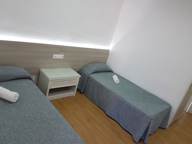 Imagen de la habitación del Hostal Montsant. Foto 7