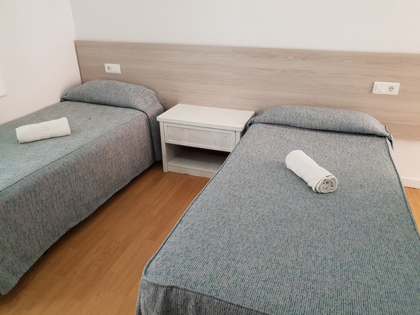 Imagen de la habitación del Hostal Montsant. Foto 8