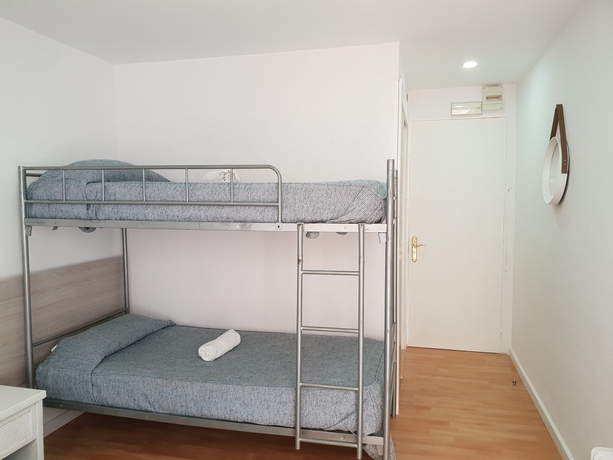 Imagen de la habitación del Hostal Montsant. Foto 14