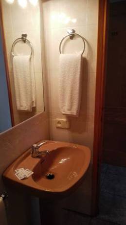 Imagen de la habitación del Hostal Montserrat, Montseny. Foto 11