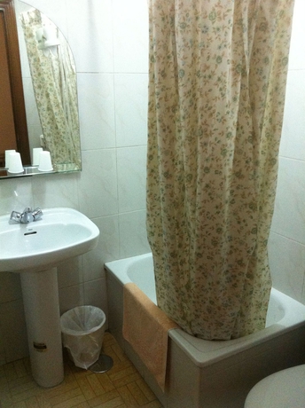 Imagen de la habitación del Hostal Murcia. Foto 5